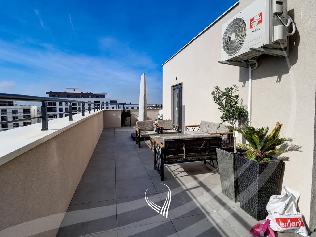 Penthouse me 2 dhoma gjumi me qira në lagjen Arbëria – Dragodan14