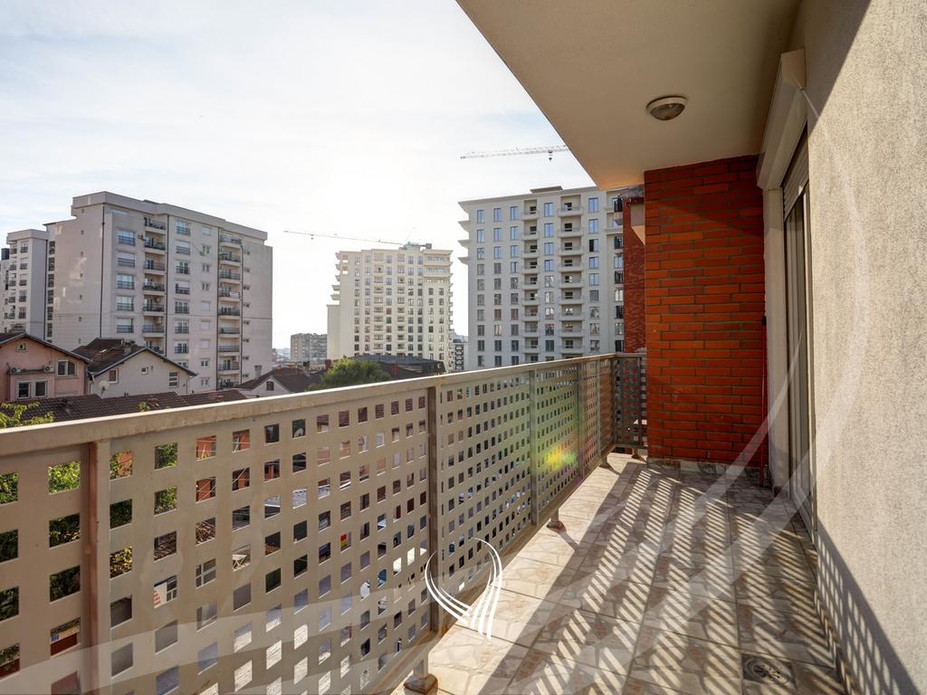 Banesë me 2 dhoma gjumi me qira në lagjen e Muhaxherëve9