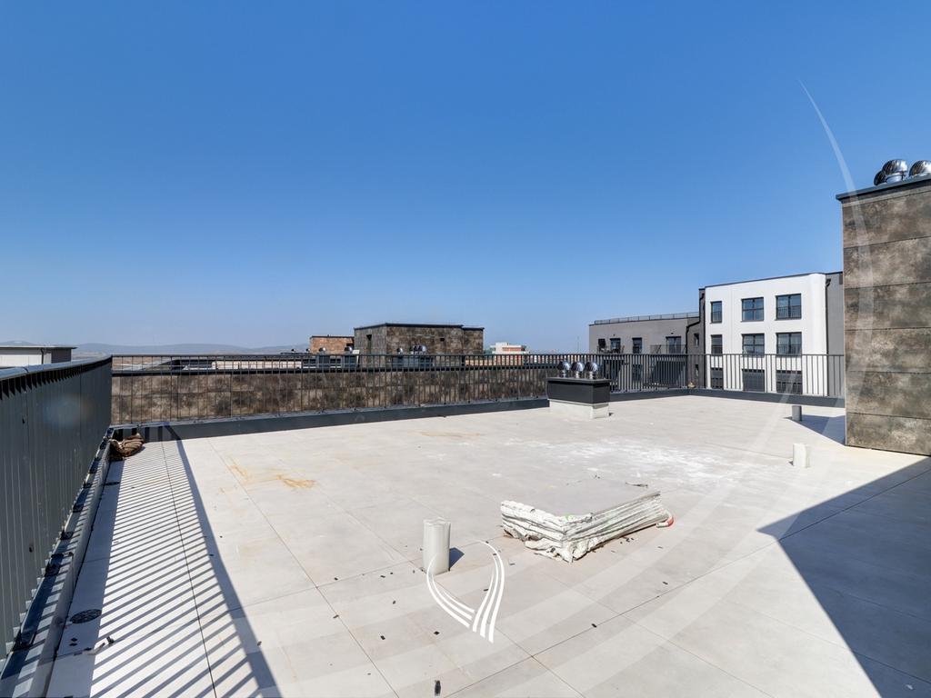 Penthouse me 3 dhoma gjumi me qira në lagjen Arbëria – Dragodan12