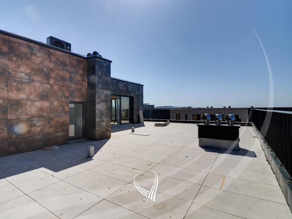 Penthouse me 3 dhoma gjumi me qira në lagjen Arbëria – Dragodan13