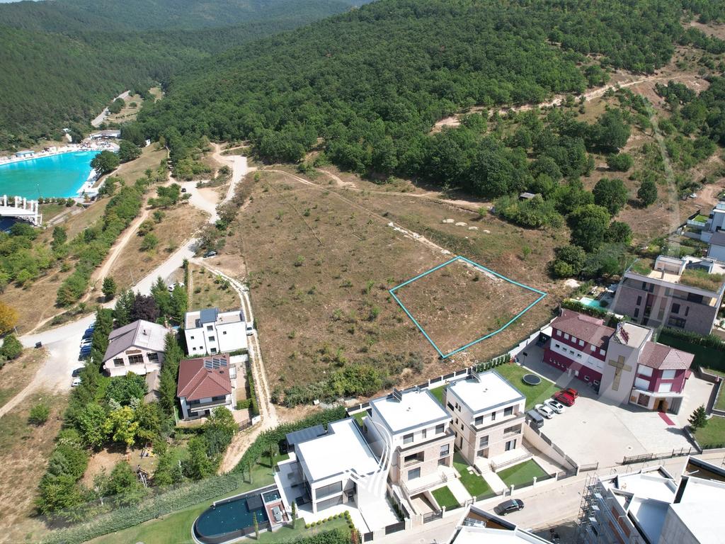 Tokë 12.75 ari në shitje në lagjen Sofalia