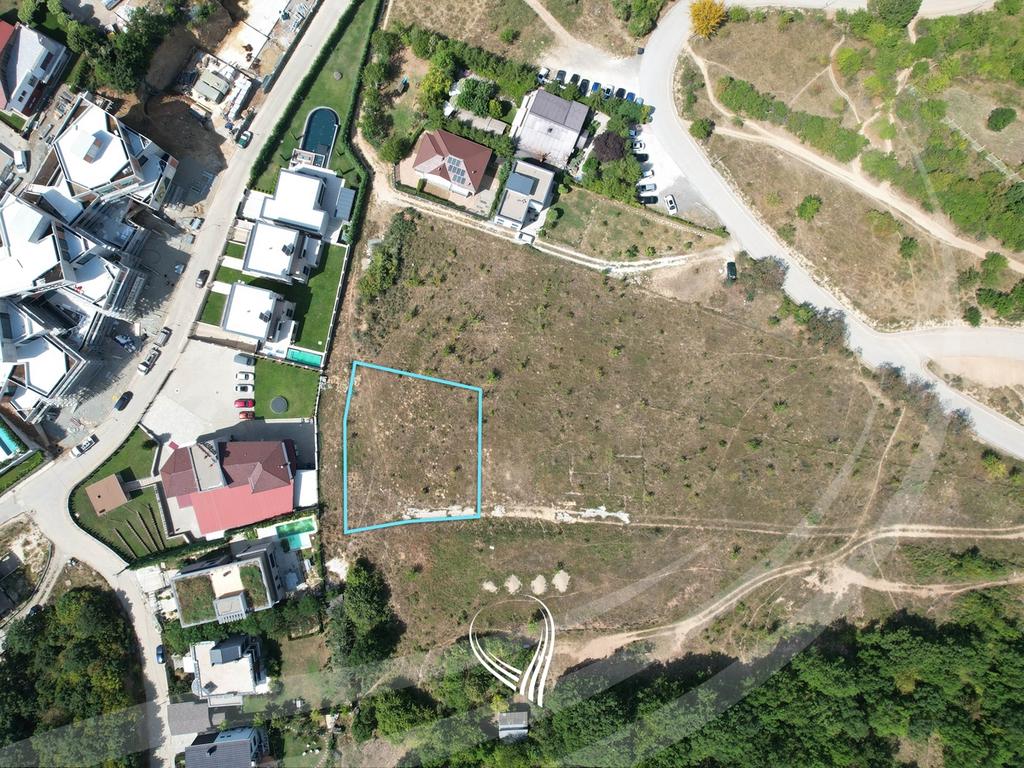 Tokë 12.75 ari në shitje në lagjen Sofalia4