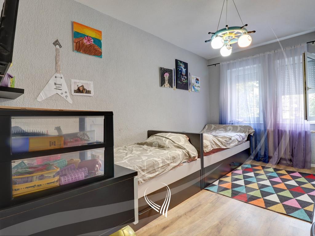 House 692.80m2 for sale in the Velania neighborhood5