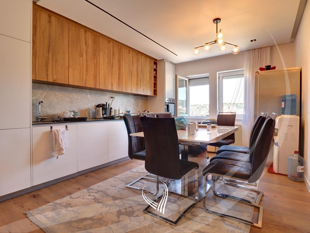 House 692.80m2 for sale in the Velania neighborhood8