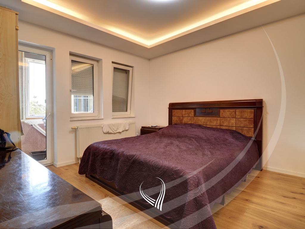 House 692.80m2 for sale in the Velania neighborhood10