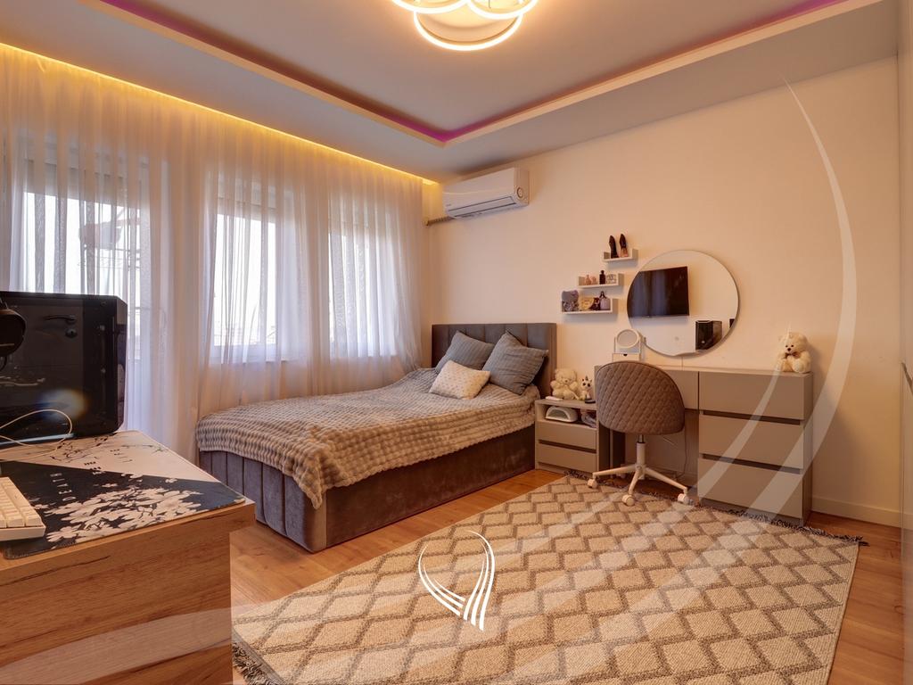 House 692.80m2 for sale in the Velania neighborhood19