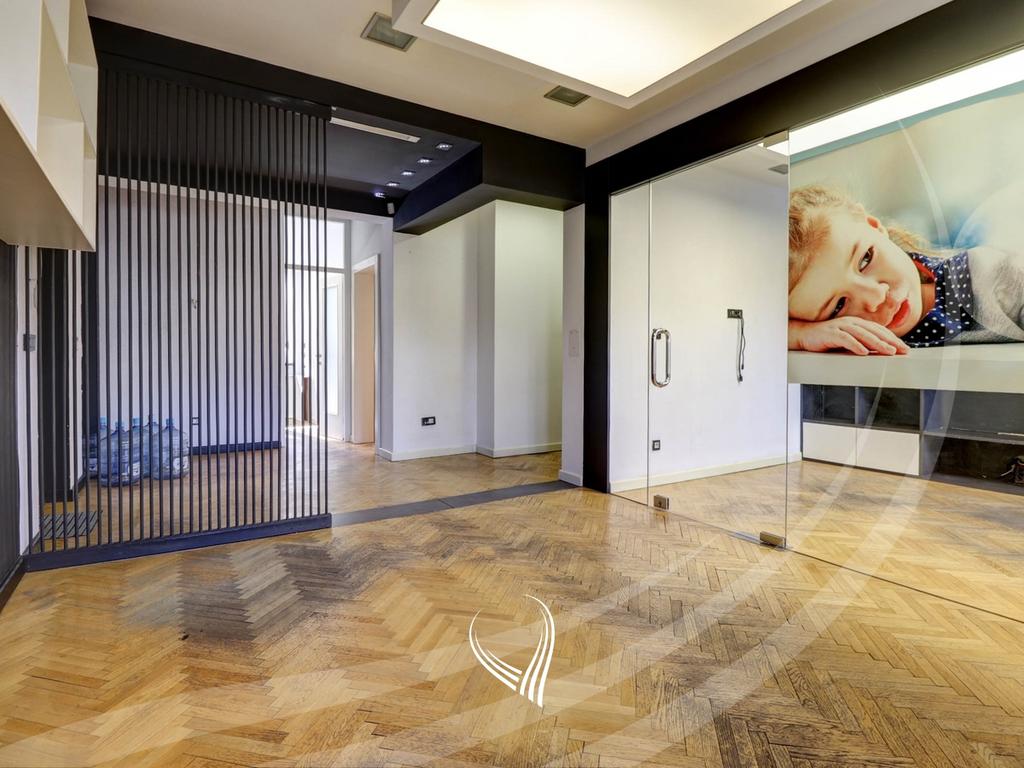 Office space with 3 rooms for rent in the Center