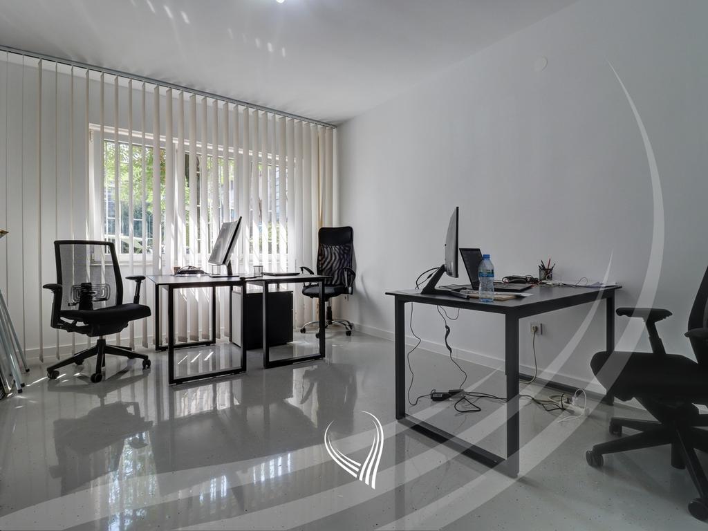 Lokal 65m2 në shitje në Qendër3