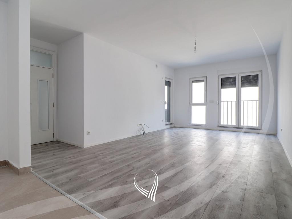 Banesë me 3 dhoma gjumi në shitje në lagjen Arbëria - Dragodan