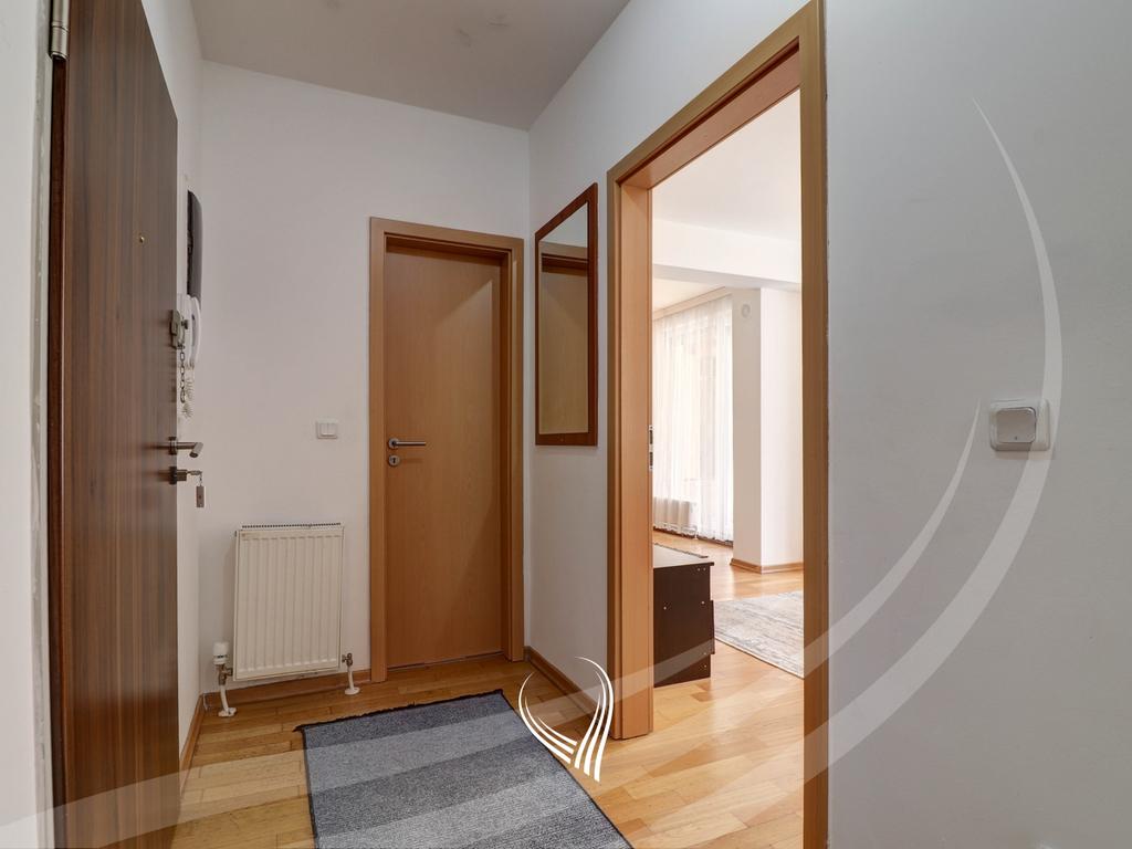 Banesë me 1 dhomë gjumi me qira në lagjen Kalabria-Emshir8