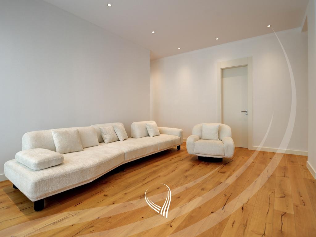 Penthouse ekskluziv 235.24m2 në shitje në lagjen Marigona Hill10