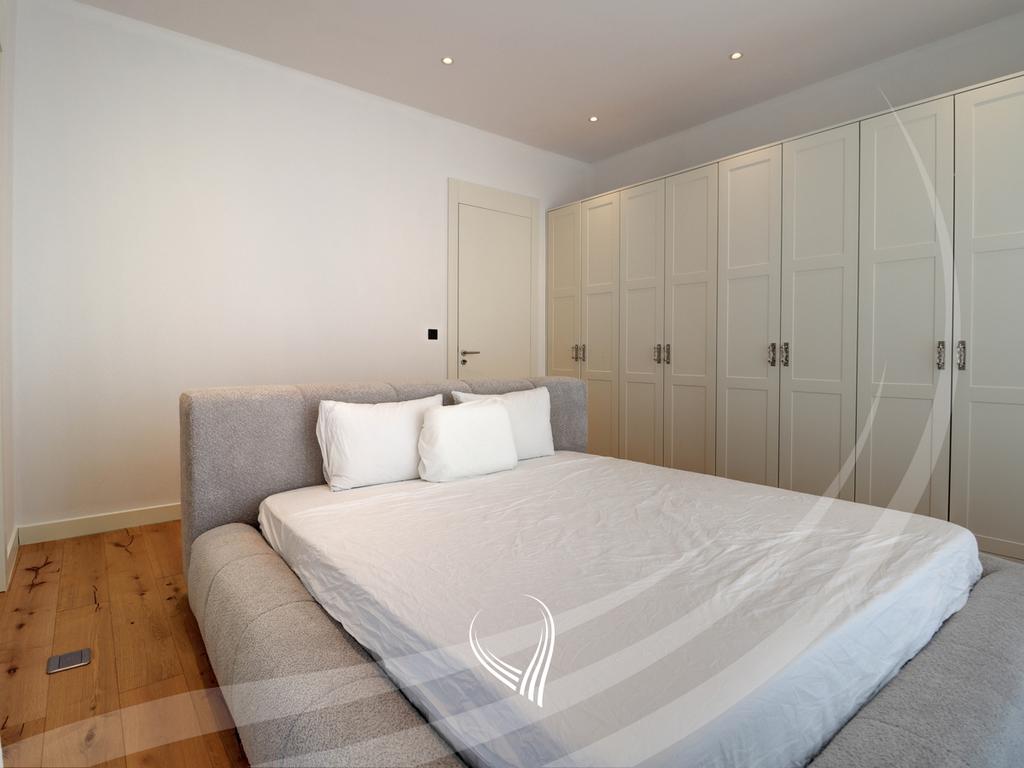 Penthouse ekskluziv 235.24m2 në shitje në lagjen Marigona Hill13