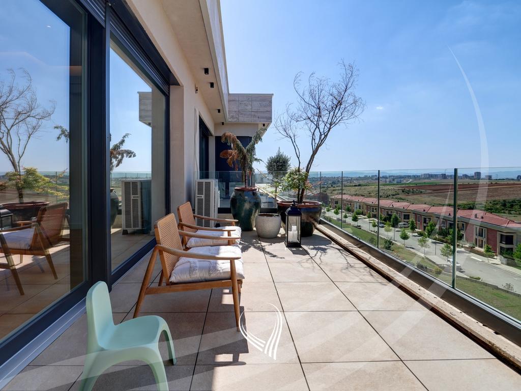 Penthouse ekskluziv 235.24m2 në shitje në lagjen Marigona Hill16
