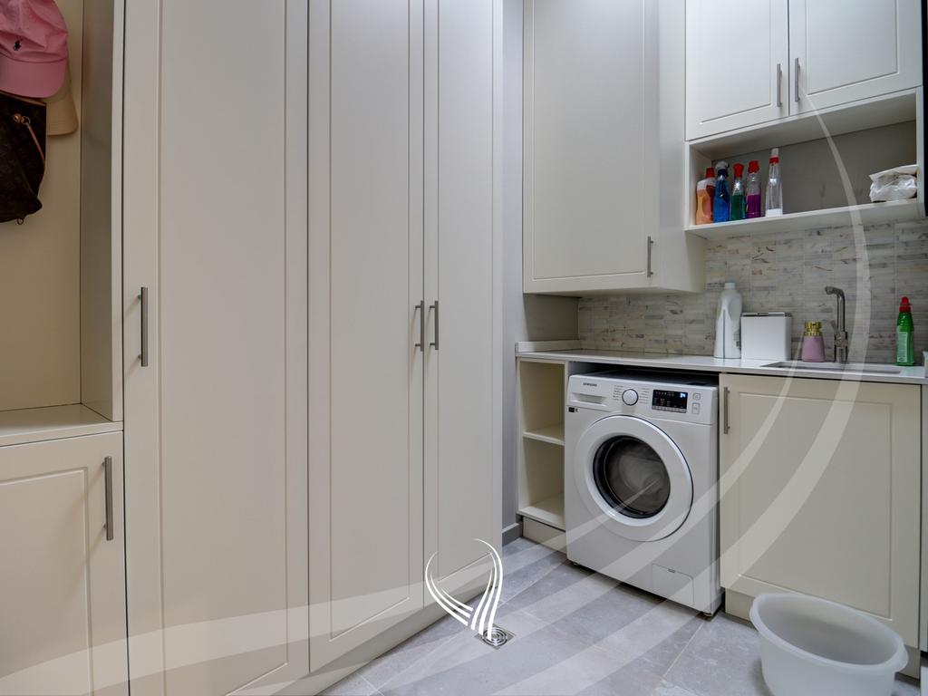 Penthouse ekskluziv 235.24m2 në shitje në lagjen Marigona Hill23