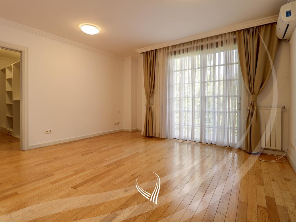 3-bedroom house for rent in International Village4