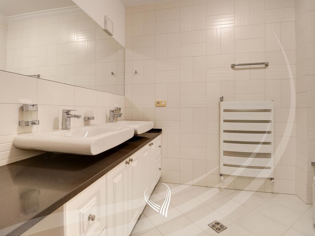 3-bedroom house for rent in International Village13