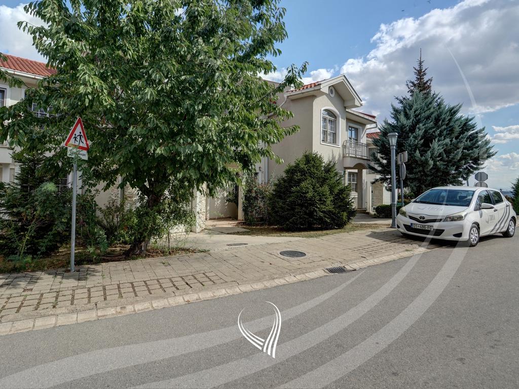 3-bedroom house for rent in International Village19