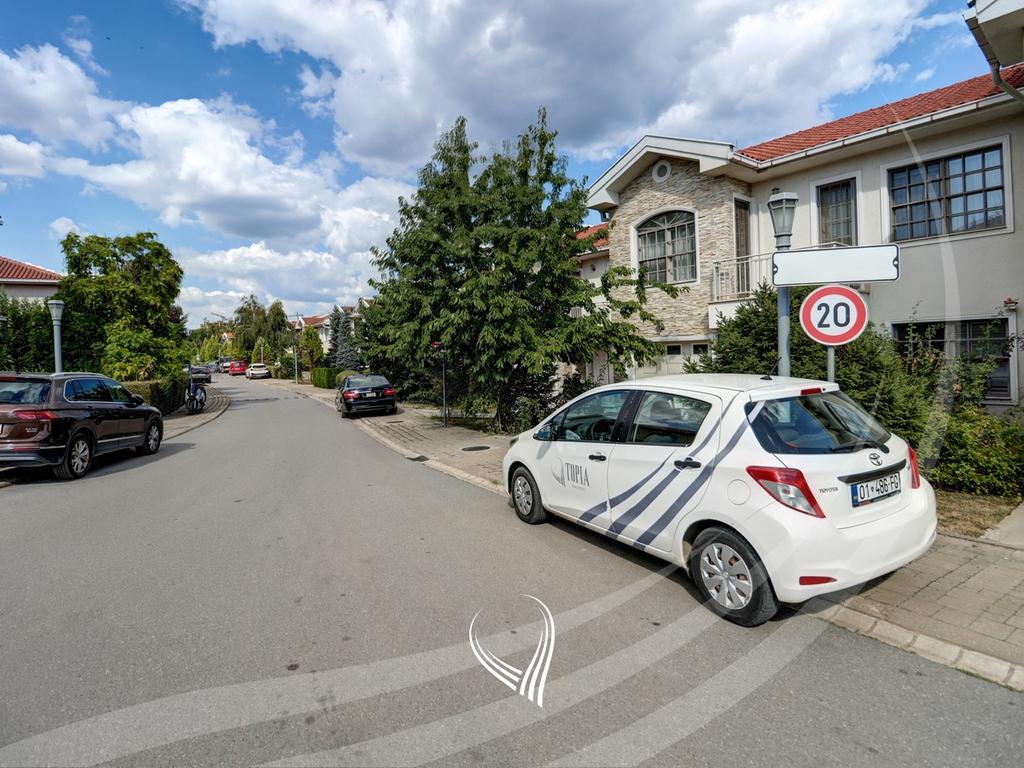 3-bedroom house for rent in International Village20
