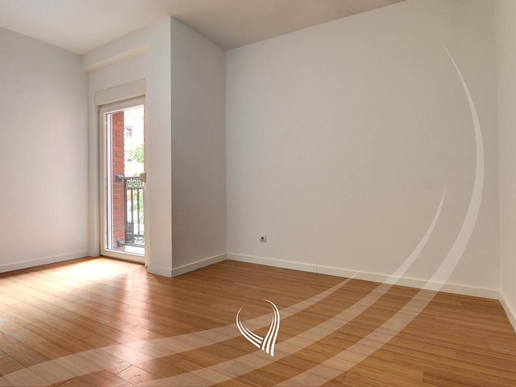 Zyre me 3 dhoma pune me qira në lagjen Mati 15