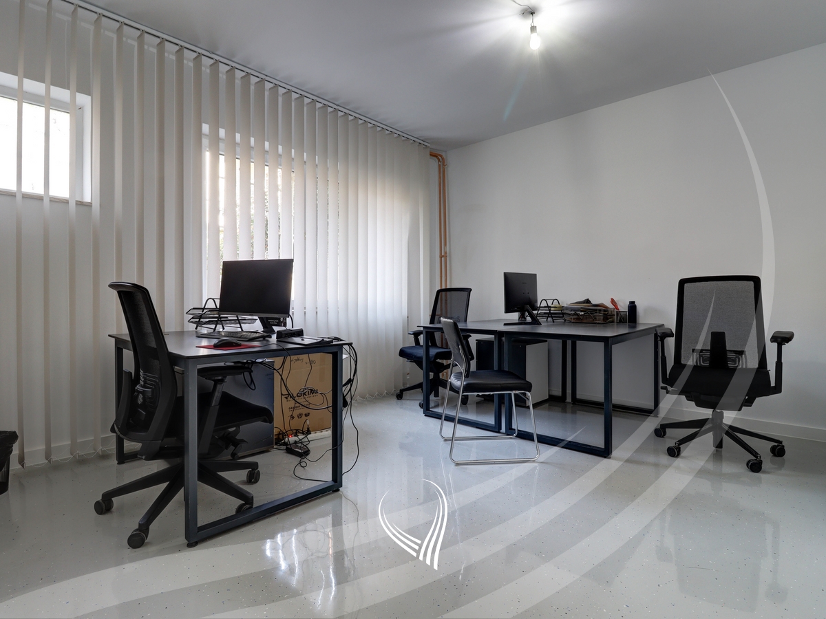 Lokal 65m2 në shitje në Qendër2