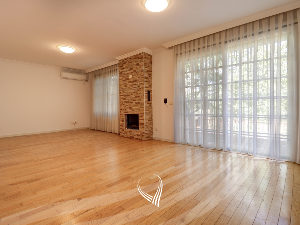 3-bedroom house for rent in International Village1