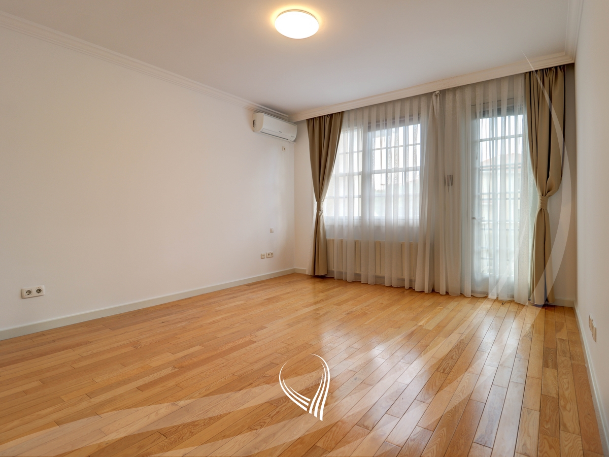 3-bedroom house for rent in International Village7