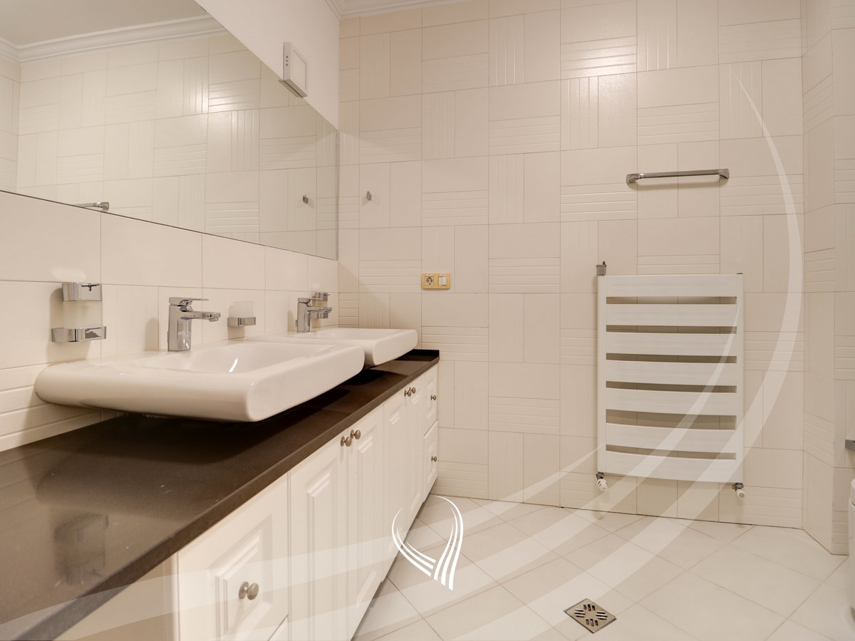 3-bedroom house for rent in International Village13