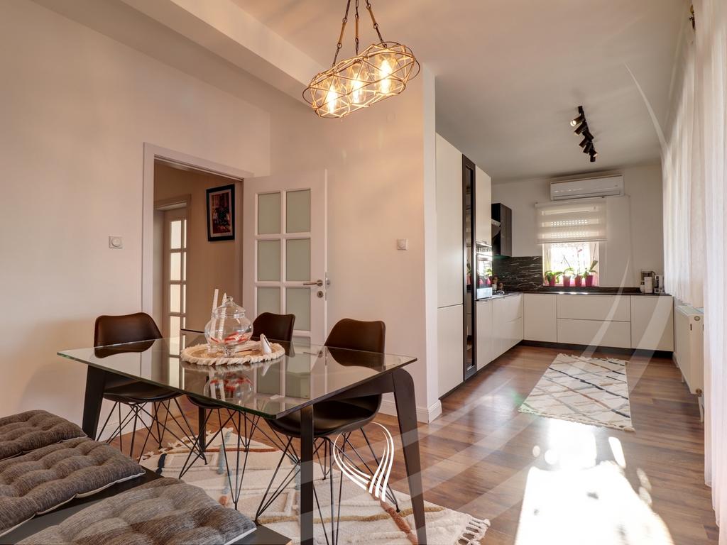 Penthouse 155.16m2 me qira në lagjen Aktash3