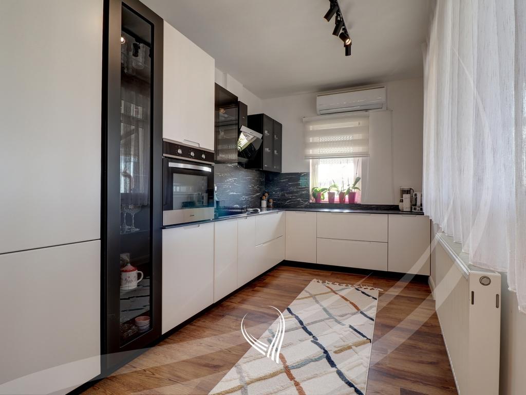 Penthouse 155.16m2 me qira në lagjen Aktash4