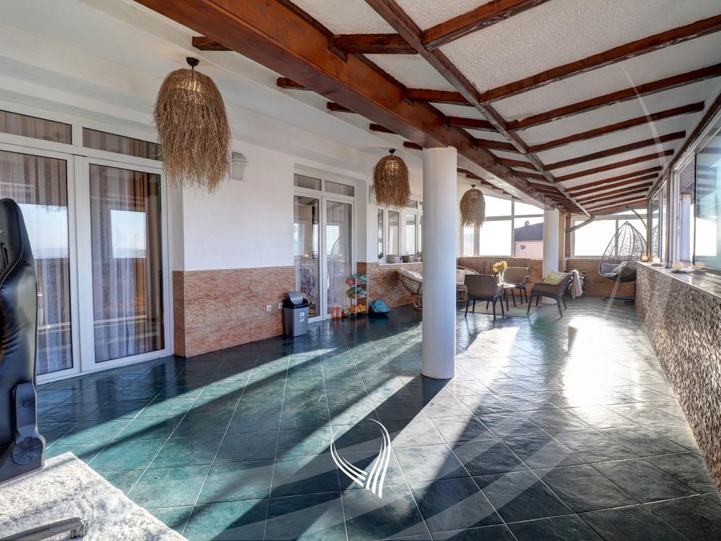 Penthouse 155.16m2 me qira në lagjen Aktash10