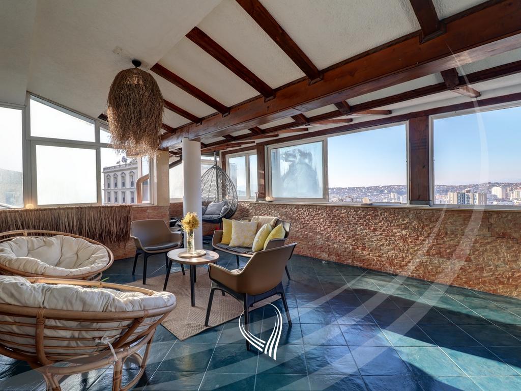 Penthouse 155.16m2 me qira në lagjen Aktash13