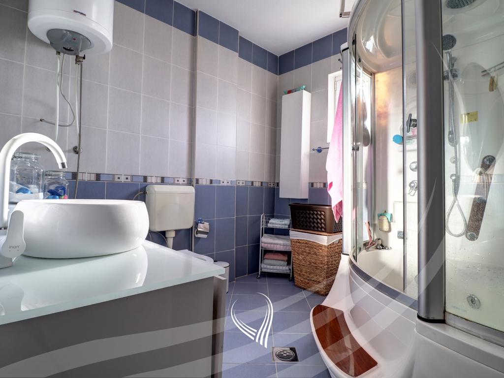 Penthouse 155.16m2 me qira në lagjen Aktash15