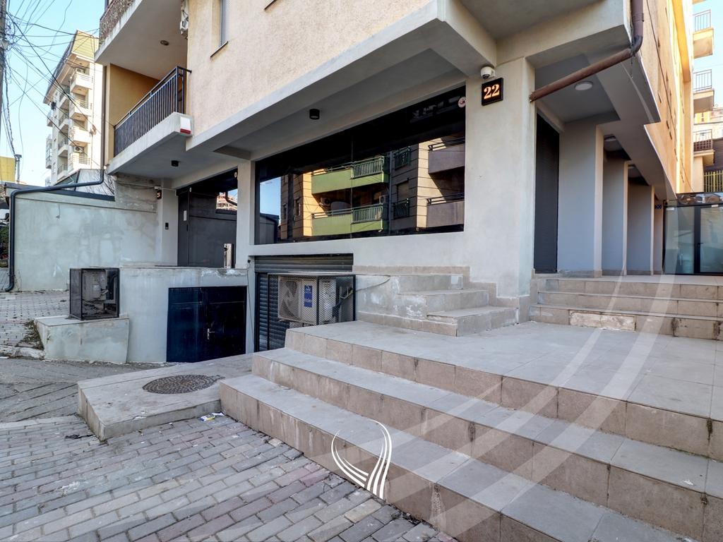 Penthouse 155.16m2 me qira në lagjen Aktash18