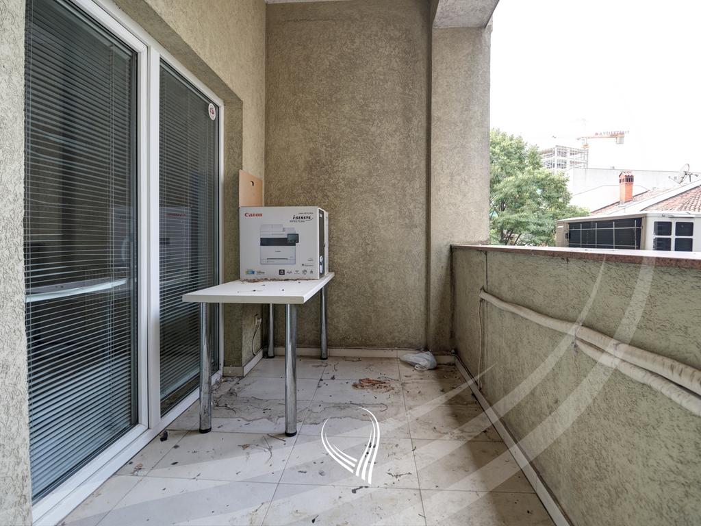 Zyre me 2 dhoma pune me qira në lagjen Kalabria – Emshir5