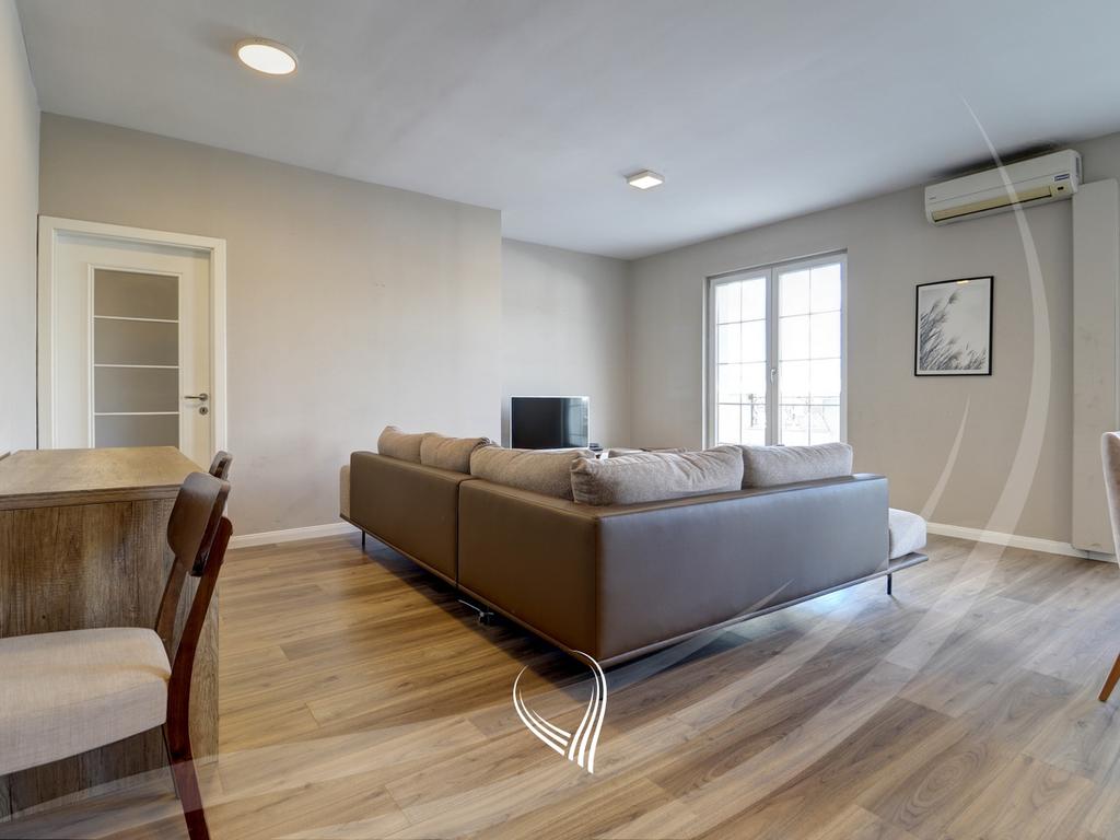 Penthouse with 3 bedrooms for rent in the Qafa neighborhood3