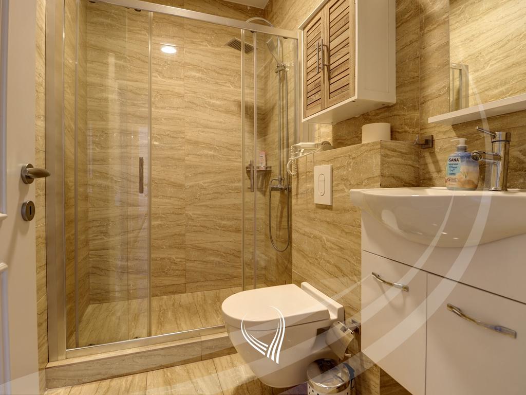 Penthouse with 3 bedrooms for rent in the Qafa neighborhood11