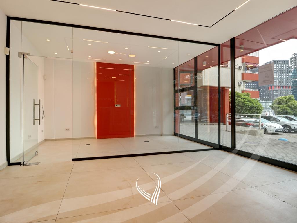 135m2 commercial space for rent in the Arbëria neighborhood – Dragodan2