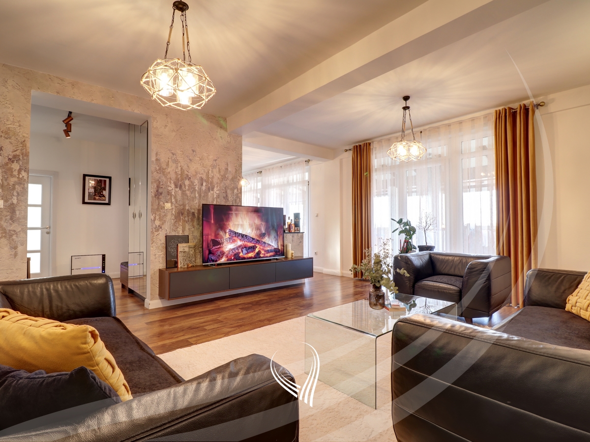 Penthouse 155.16m2 me qira në lagjen Aktash0