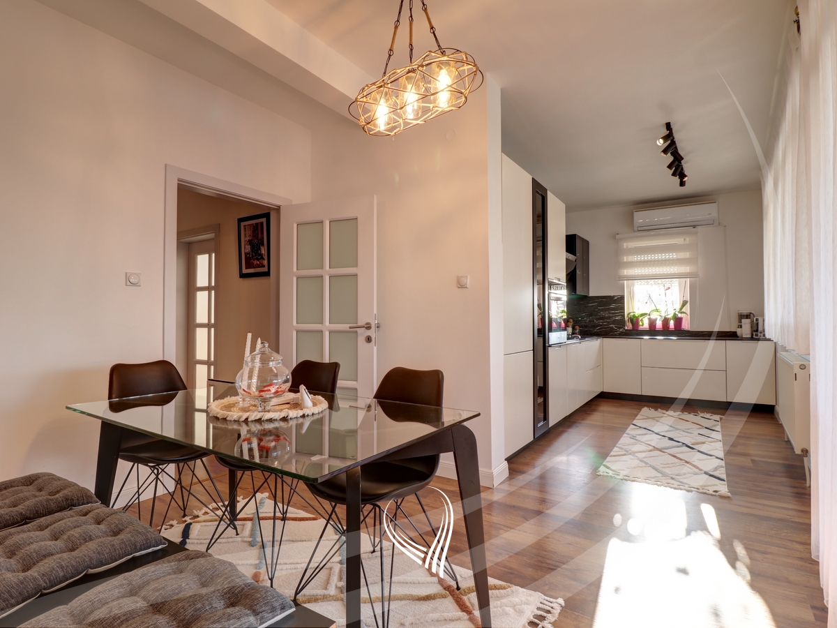 Penthouse 155.16m2 me qira në lagjen Aktash3