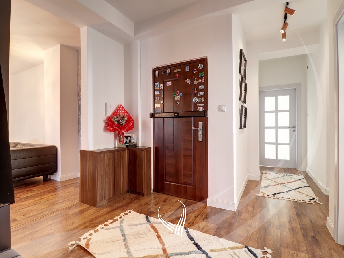 Penthouse 155.16m2 me qira në lagjen Aktash6