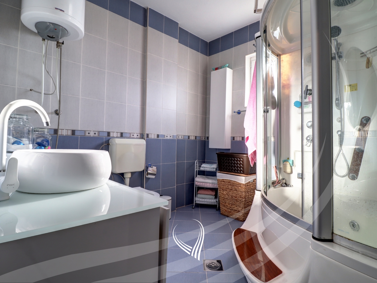 Penthouse 155.16m2 me qira në lagjen Aktash15
