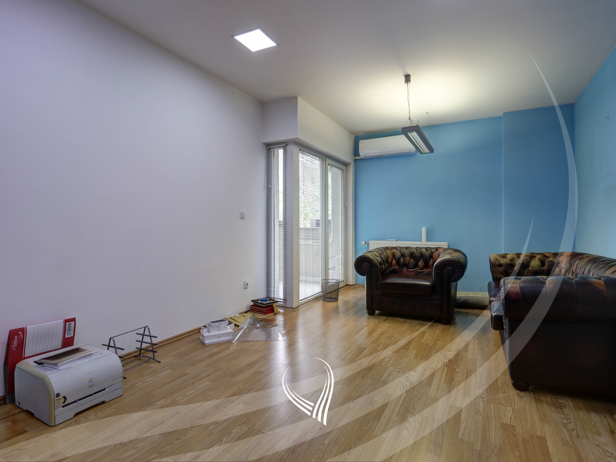 Zyre me 2 dhoma pune me qira në lagjen Kalabria – Emshir1