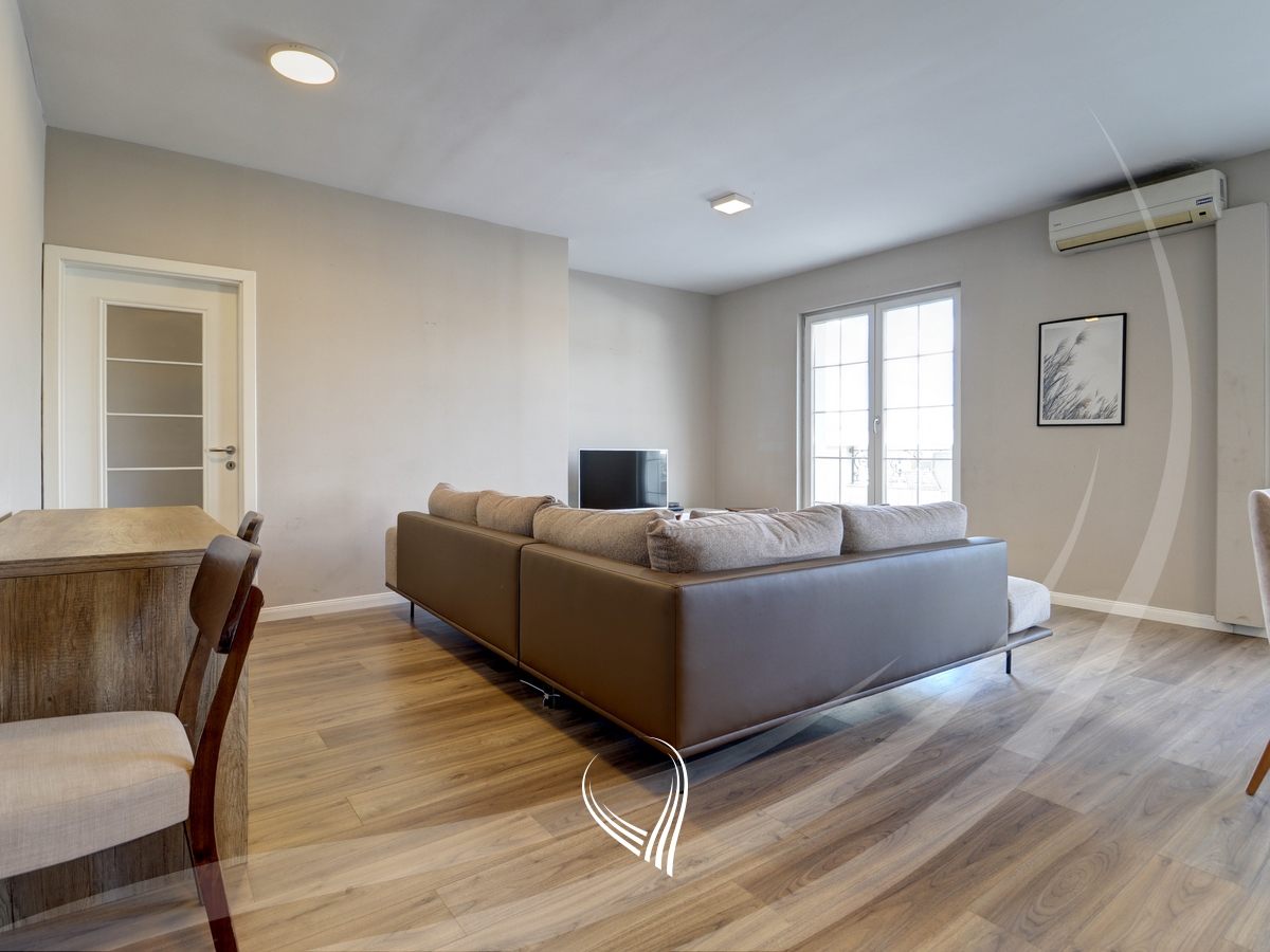Penthouse with 3 bedrooms for rent in the Qafa neighborhood3