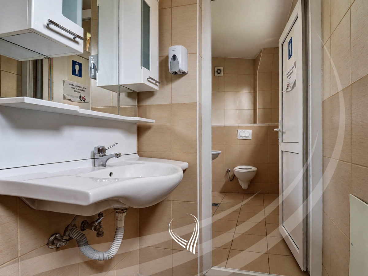 Objekt afarist 630m2 me qira në lagjen Velania8