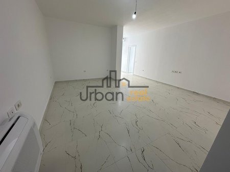 In Affitto, Spazio Commerciale, Mine Peza, Tirana - 850€ | 110 m²