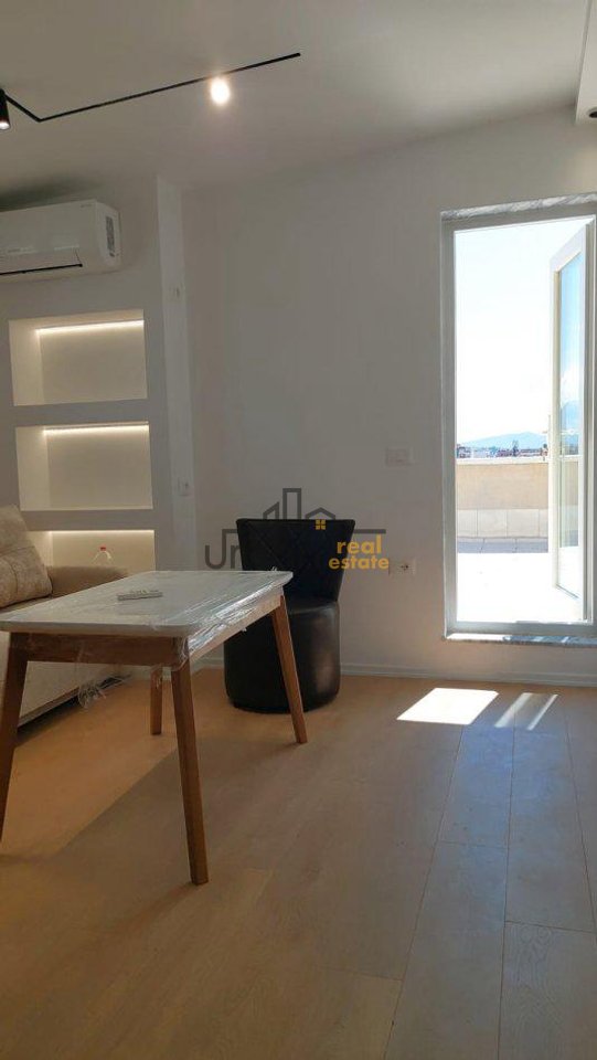 Qera, Apartament 1+1+ Verandë, Rruga Ferit Xhajko, Tiranë - 600€ | 75 m²