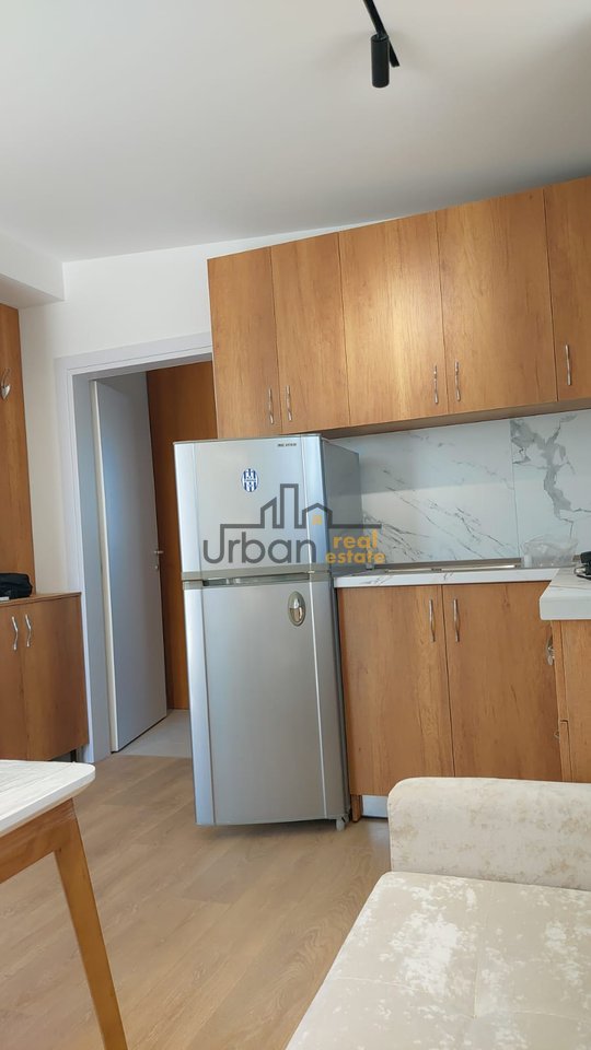 Qera, Apartament 1+1+ Verandë, Rruga Ferit Xhajko, Tiranë - 600€ | 75 m²