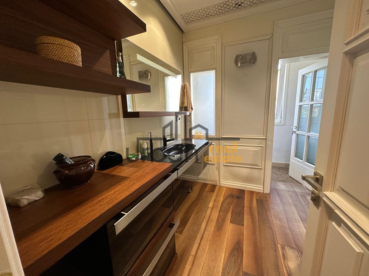 Qera, Apartament 1+1+ Ambient gatimi, Pazari i Ri, Tiranë - 700€ | 75 m²