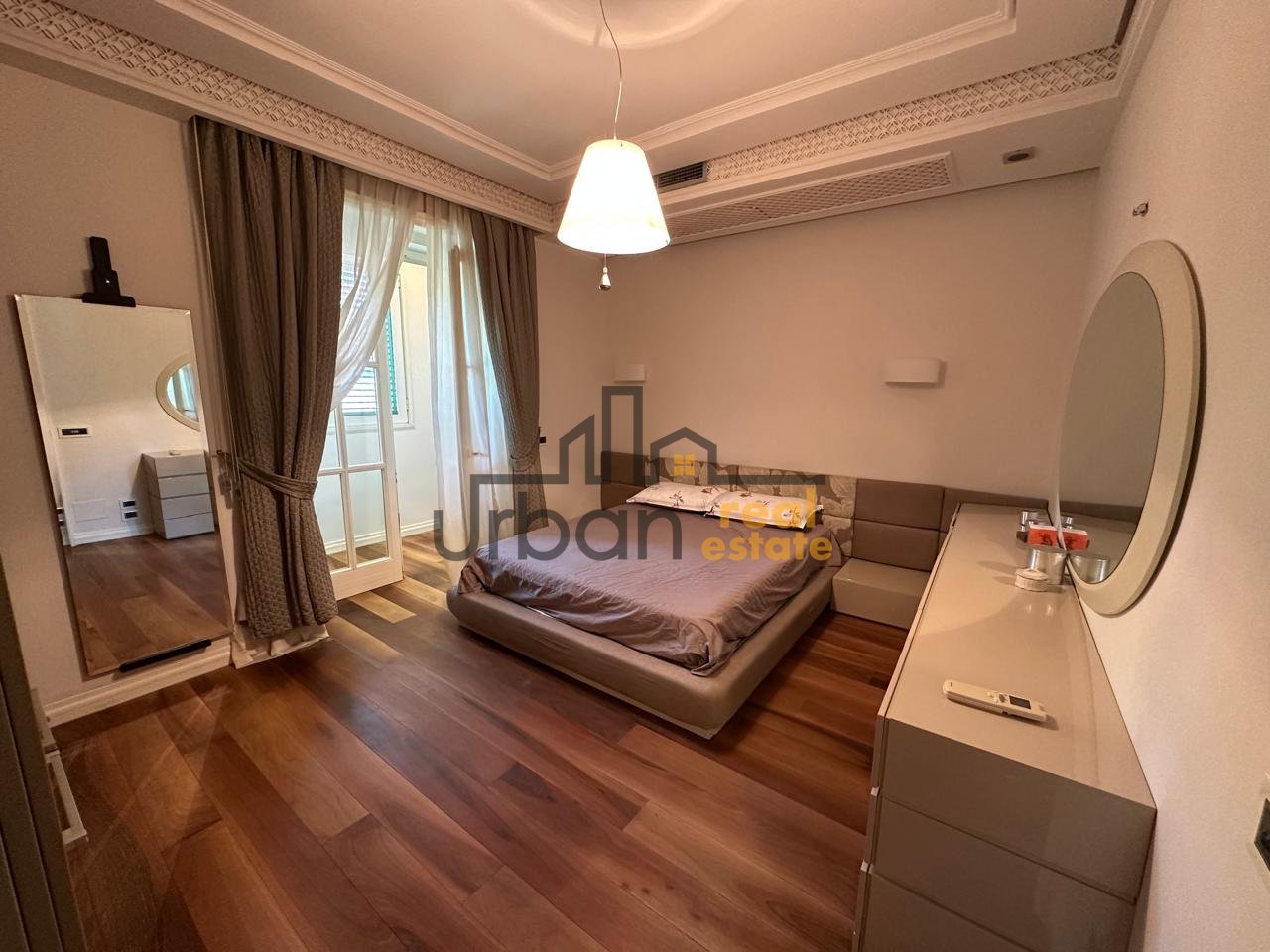Qera, Apartament 1+1+ Ambient gatimi, Pazari i Ri, Tiranë - 700€ | 75 m²