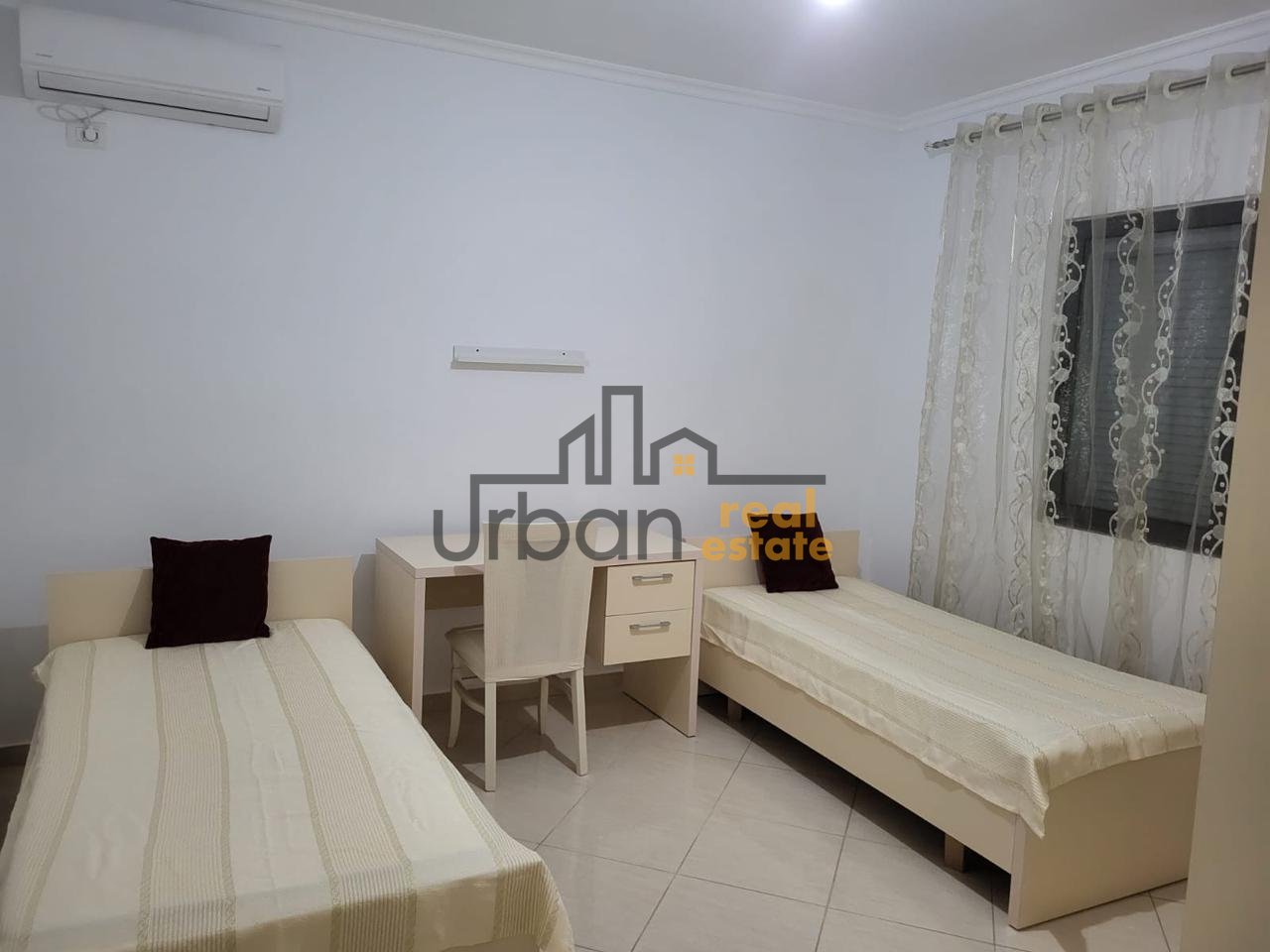 In Affitto, Appartamento Parziale, Vicino a TEG, Tirana - €600 | 228 m²
